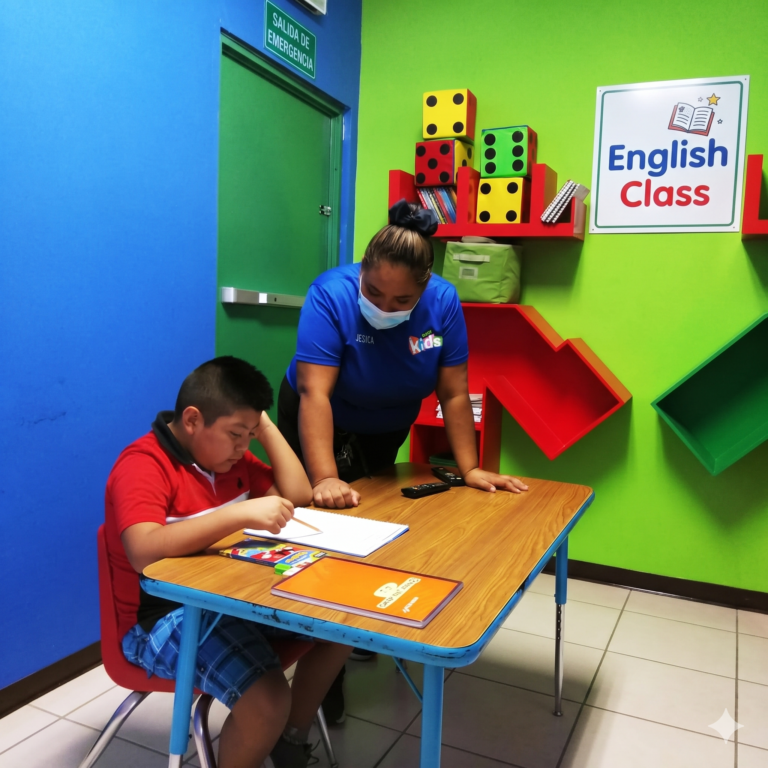 Clase de ingles de los niños del Colegio Griego, preescolar con música en Ciudad Juárez